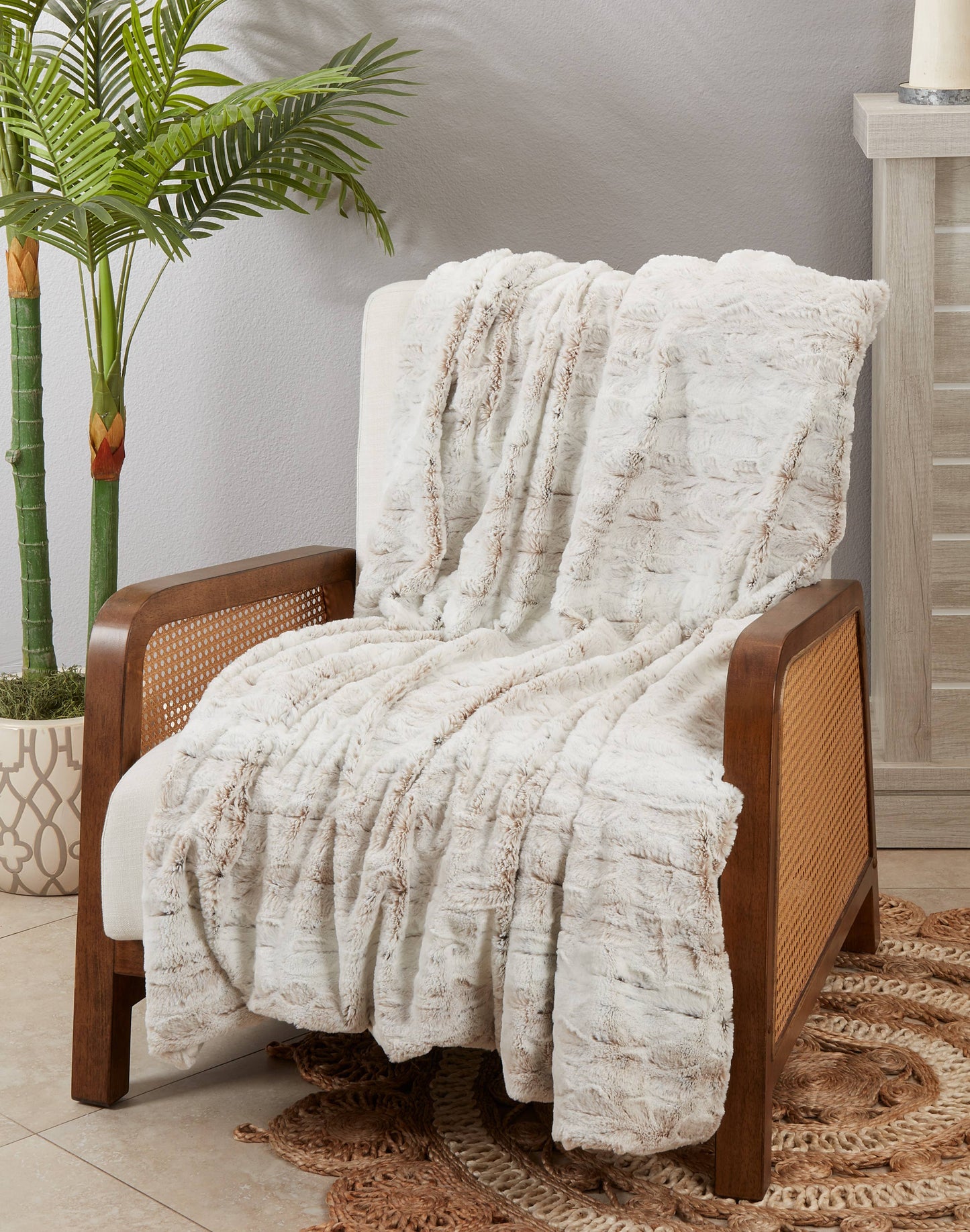 Faux Fur 60"x50" Throw Blanket